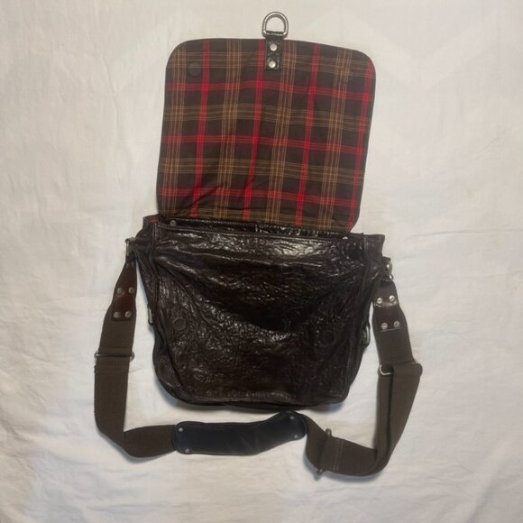 Leather crossbody messenger bag by WILL leather goods - Picture 7 of 9